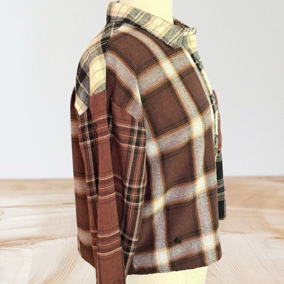 Forever 21 Mixed Plaid Button Up Crop Shirt Sz L Retro Flannel Black and Browns - Picture 2 of 9
